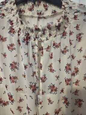 Torrid Size 4XL NWT Cream Floral Midi Dress with Ruffle Neck